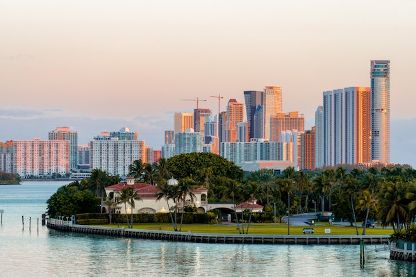 Top HVAC system repair service company in Bal Harbour FL - View of a climate controlled Bal Harbour air environment after the job is done.